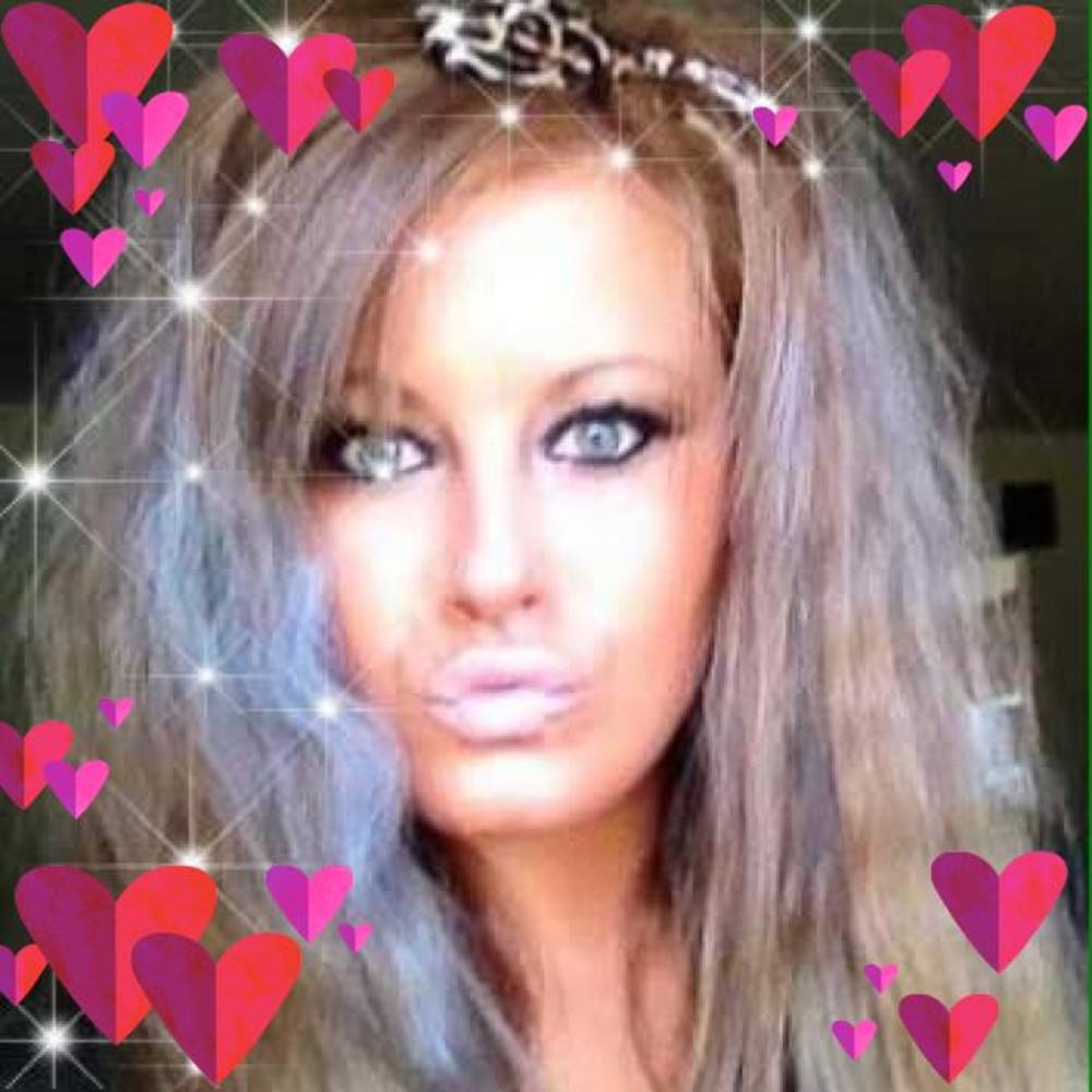 Meet your Posher, Courtney